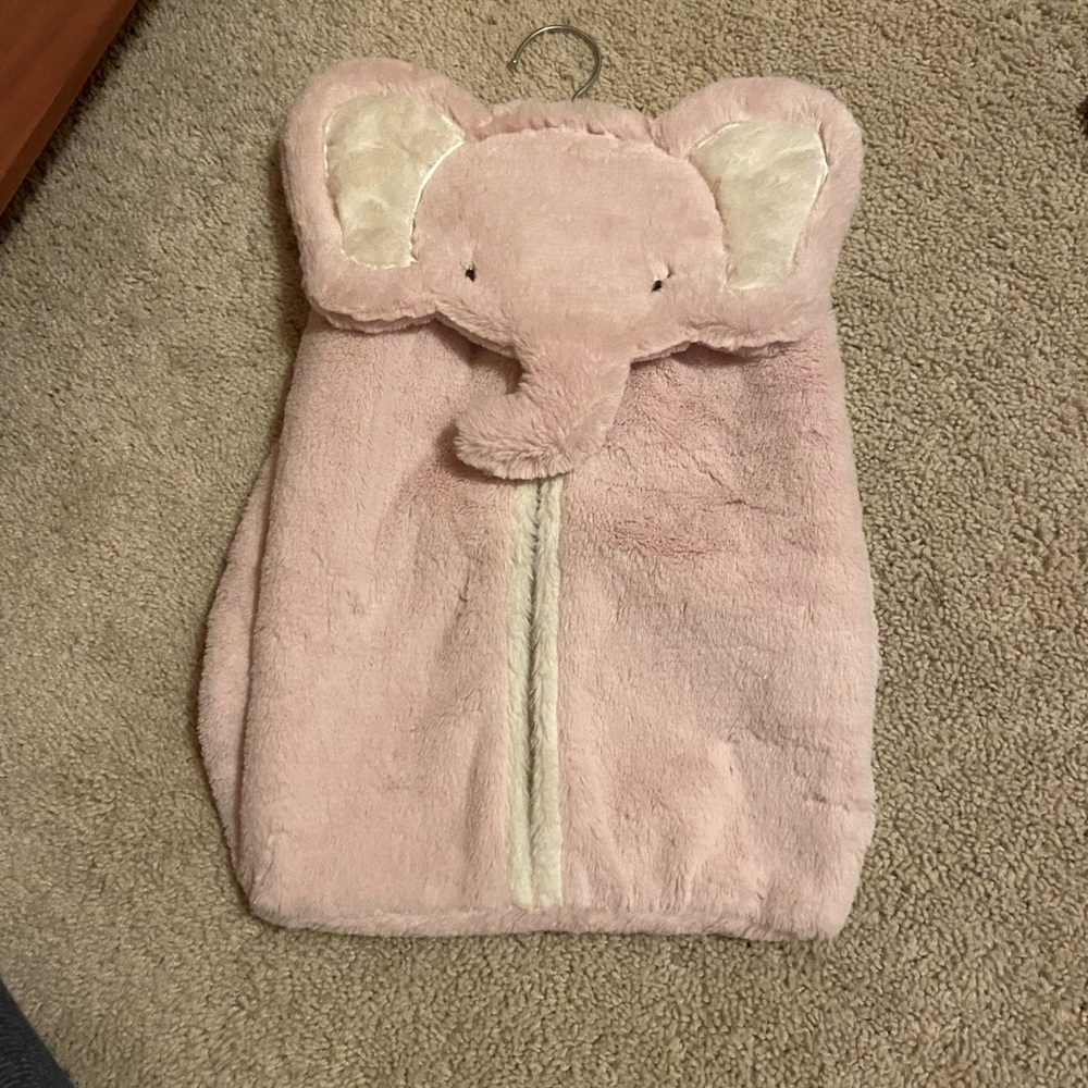 Diaper hanger